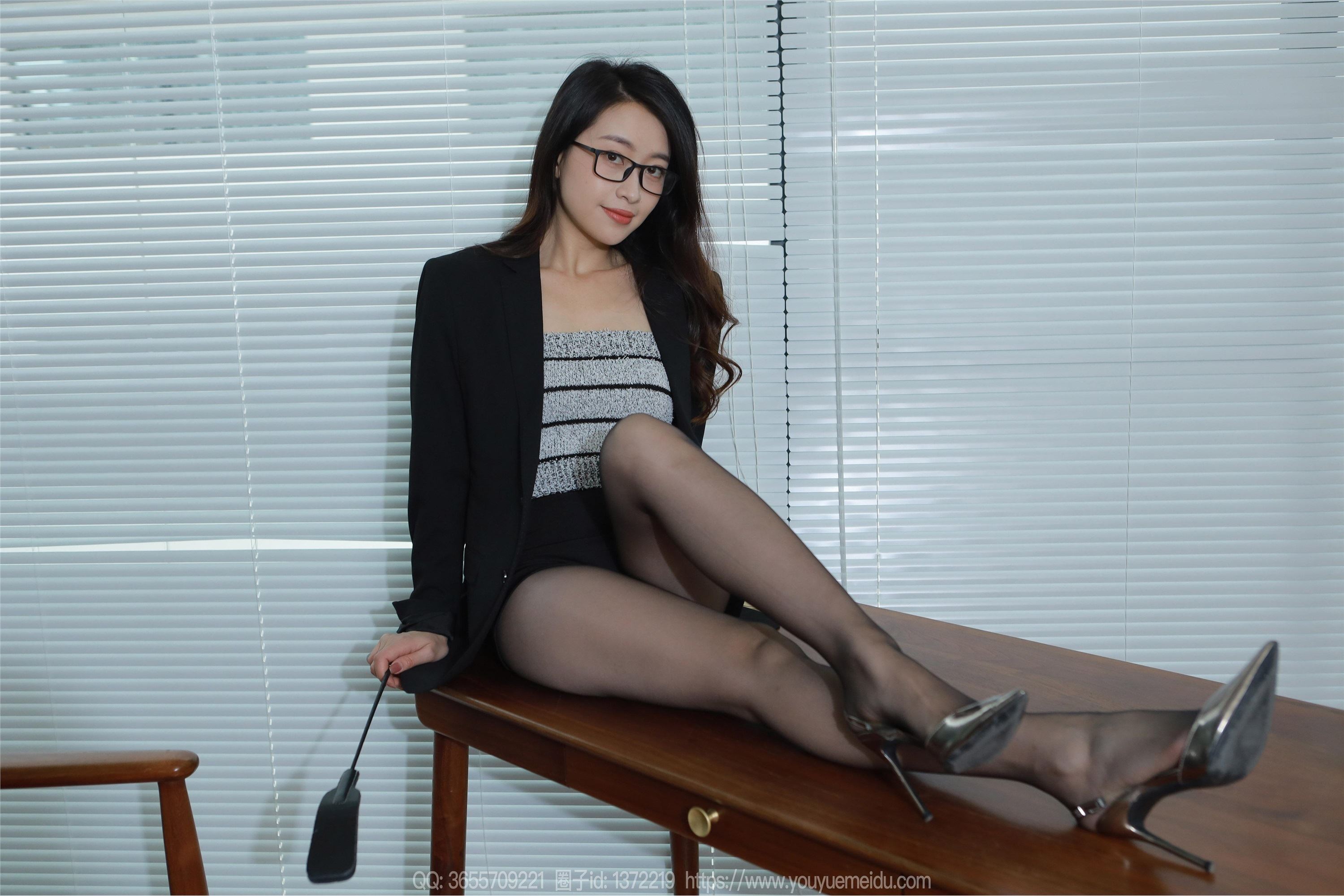 IESS异思趣向  2024.03.04 丝享家 1678 小婕《眼镜OL（下）》